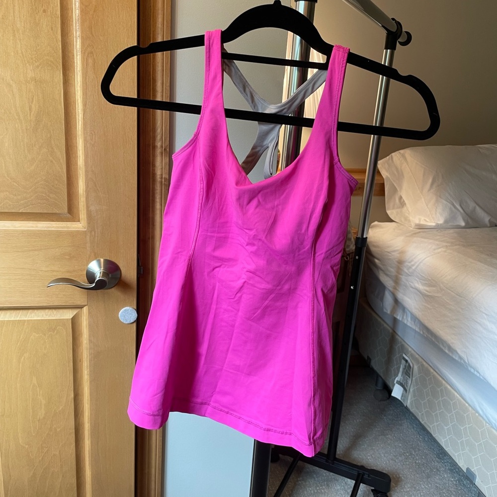 Lululemon top